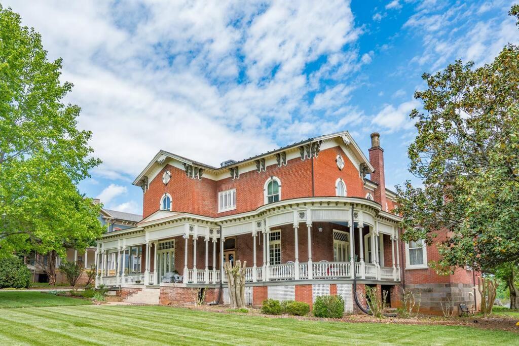 Peaceful Easy Feelings - King Sized Bed - Sleeps 2 Apartment Lynchburg Exterior photo